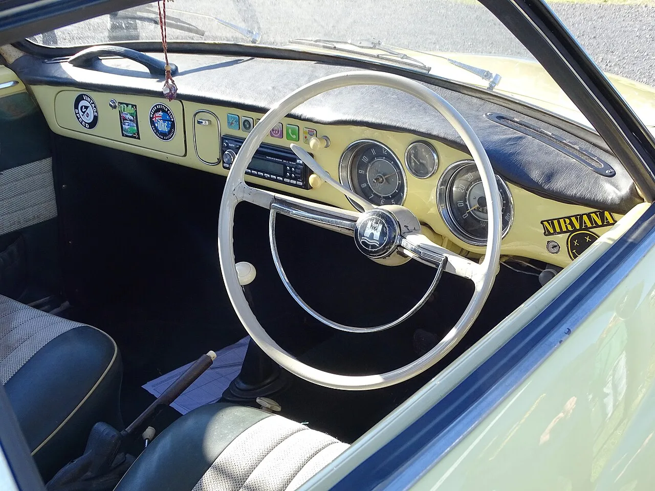 Volkswagen Karmann Ghia TC, interior