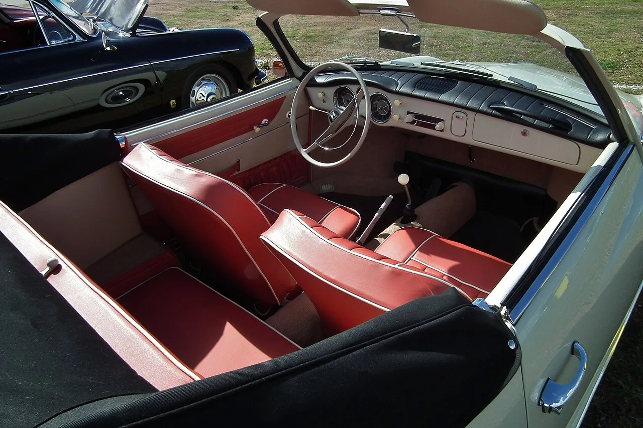 Volkswagen Karmann Ghia Type 14, interior