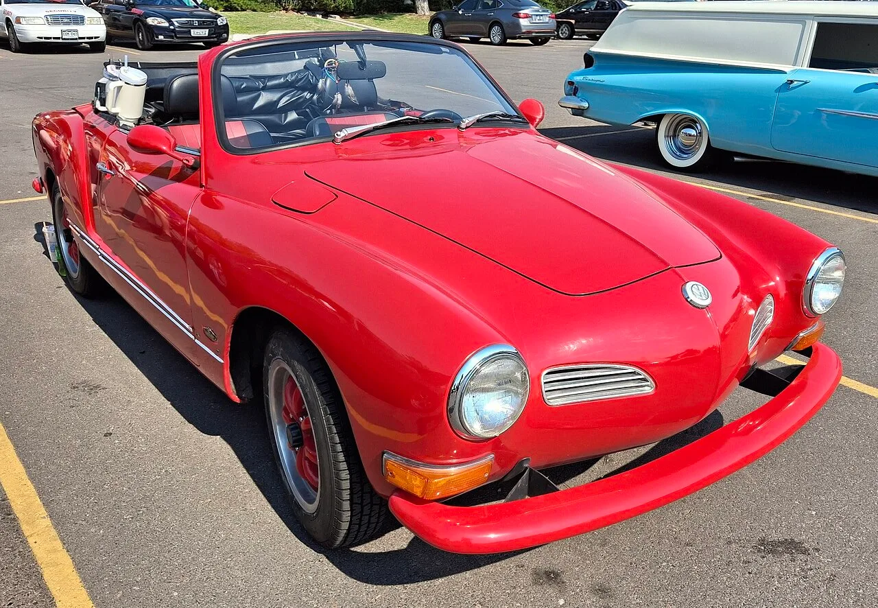 Volkswagen Karmann Ghia Type 14, side