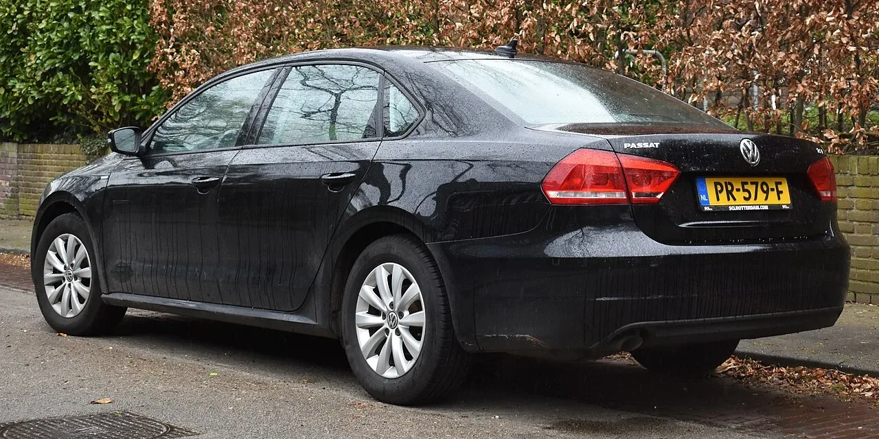 Volkswagen Passat, rear
