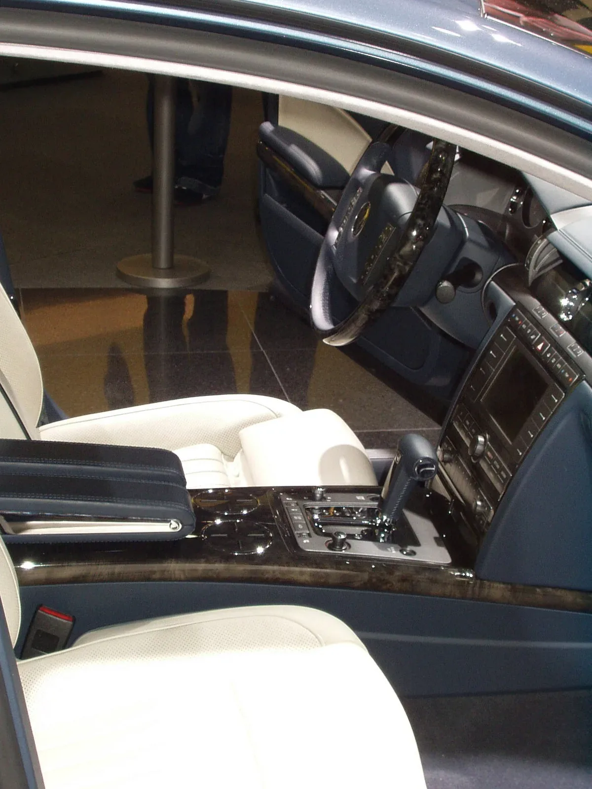 Volkswagen Phaeton, interior