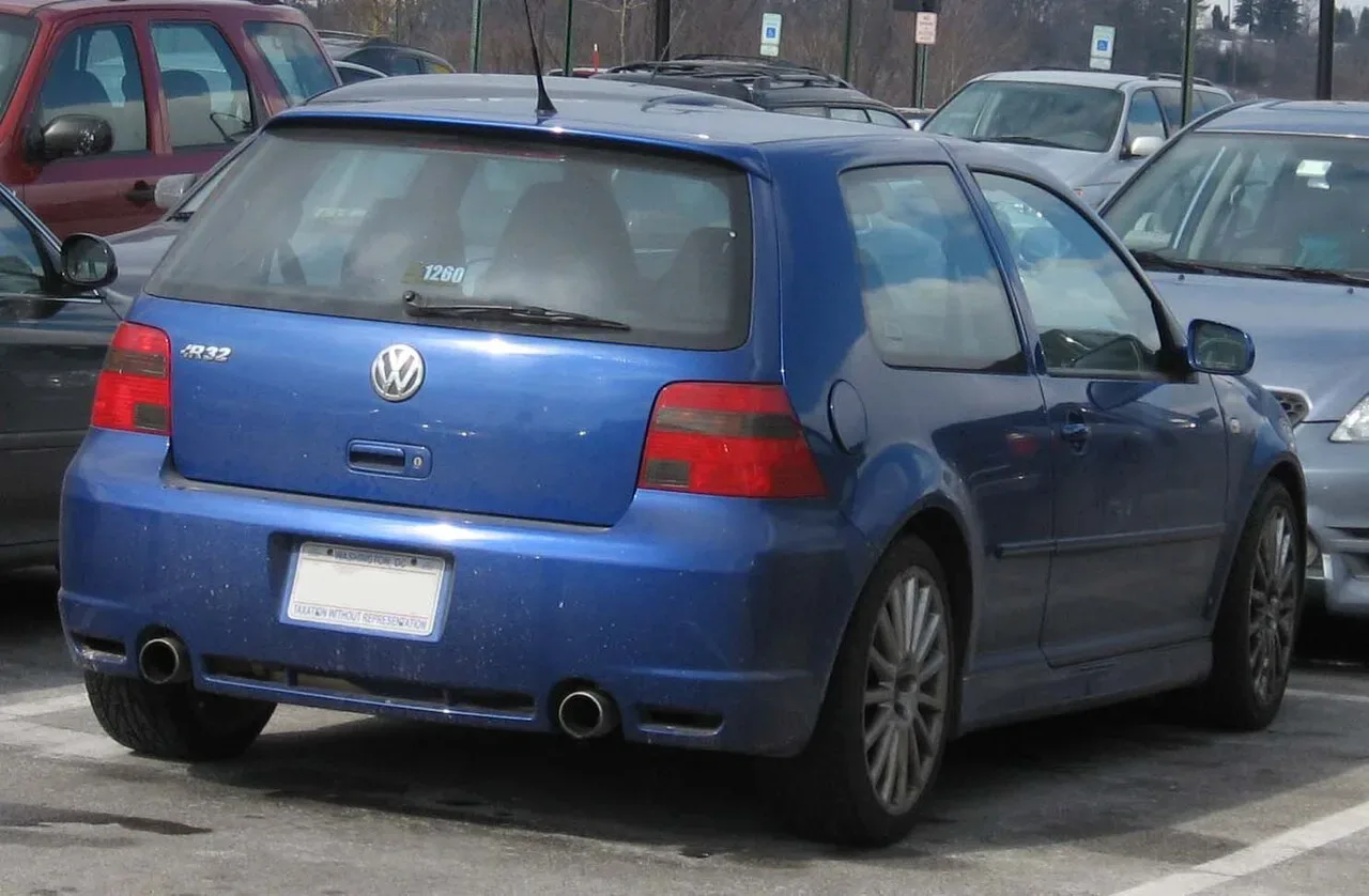 Volkswagen R32, rear