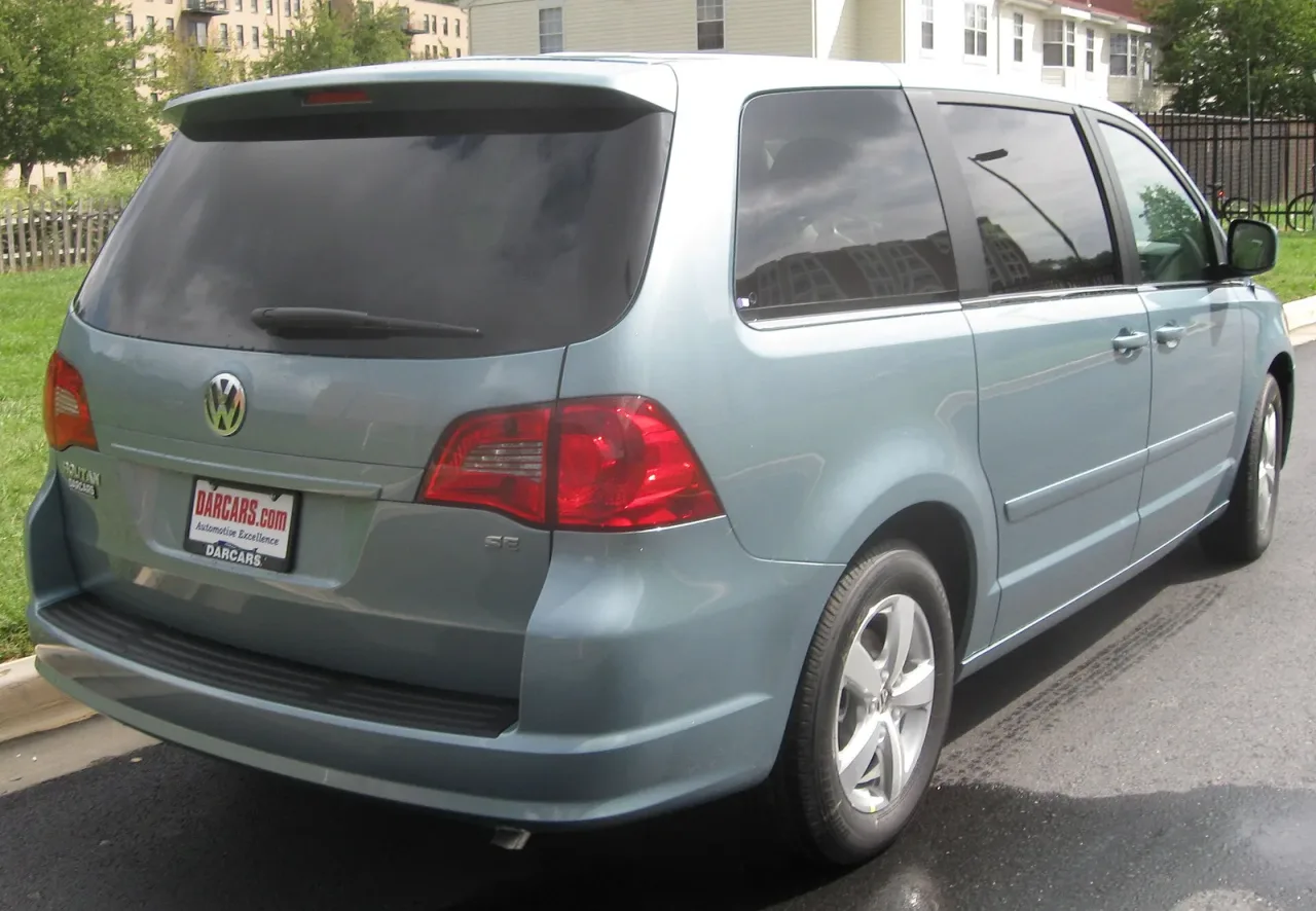 Volkswagen Routan, rear