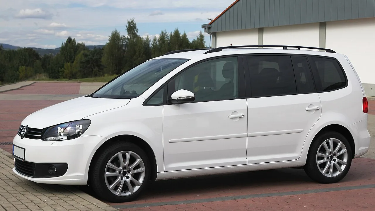 Volkswagen Touran, side