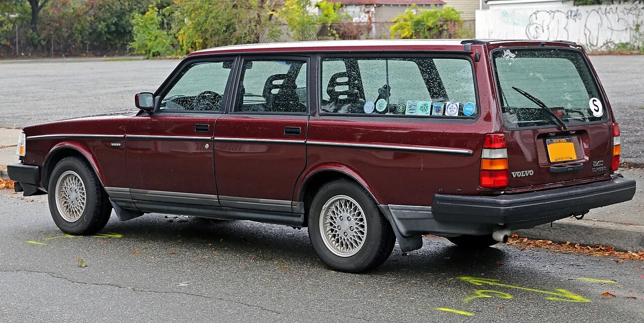 Volvo 240 / 260, rear