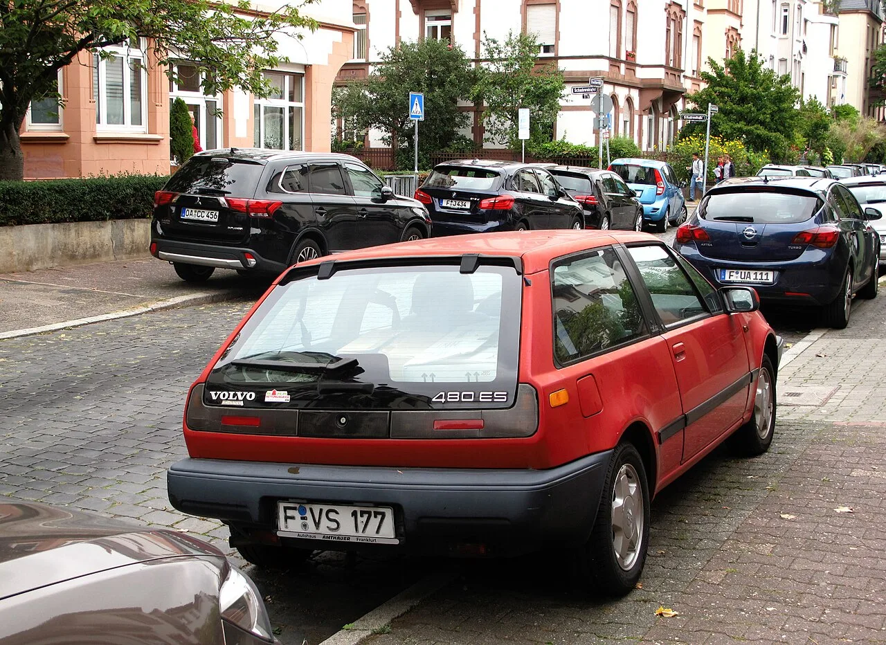 Volvo 480, rear
