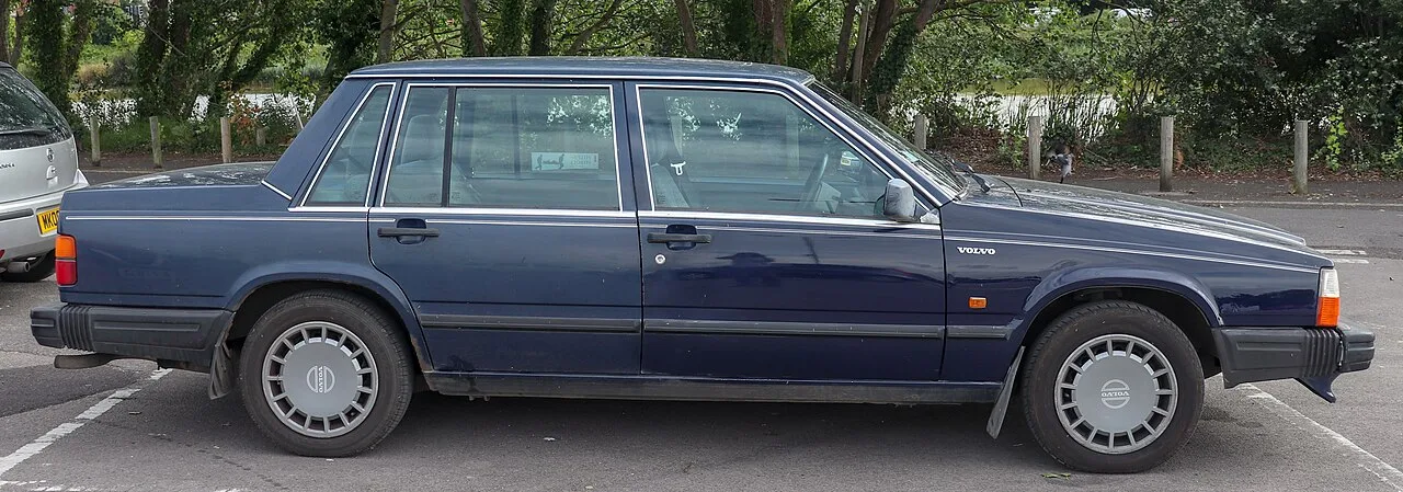 Volvo 740 / 745, side