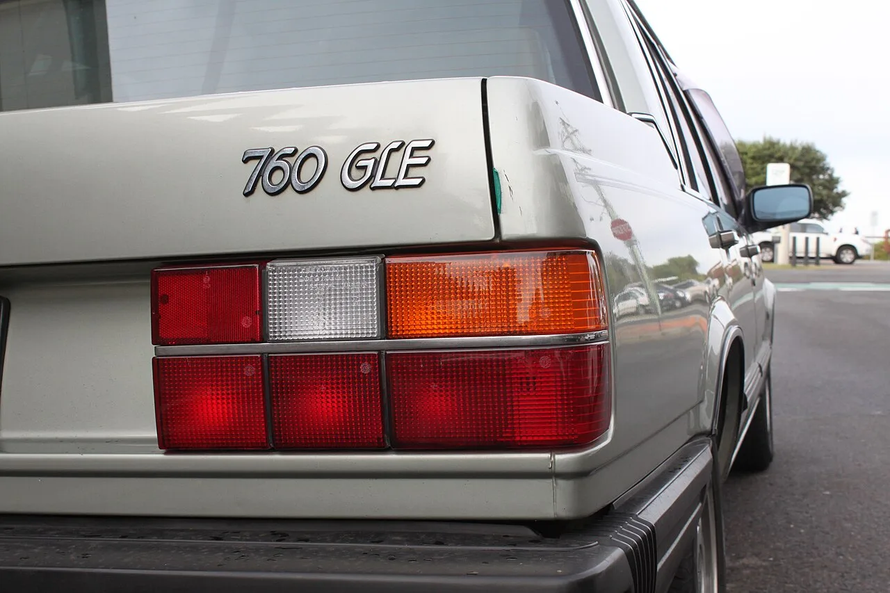 Volvo 760, rear