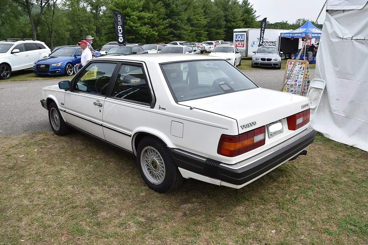 Volvo 780 Coupé, rear
