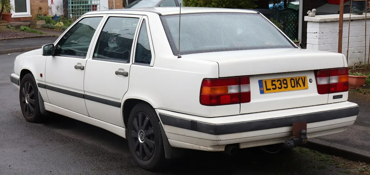 Volvo 850, rear