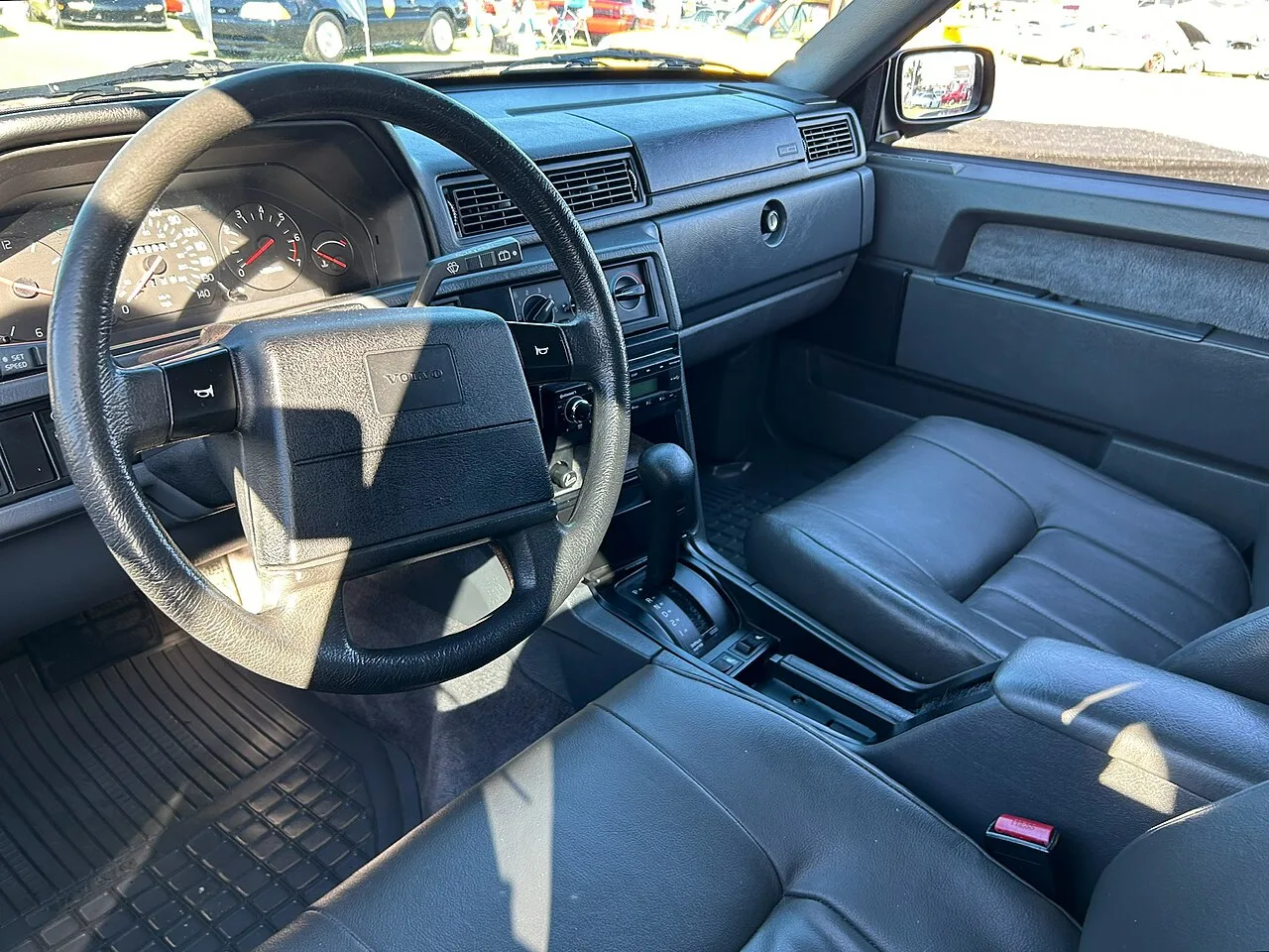 Volvo 940, interior