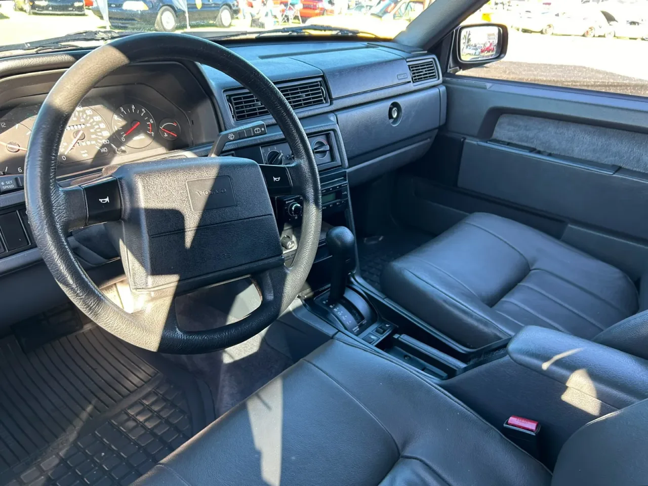Volvo 940, interior