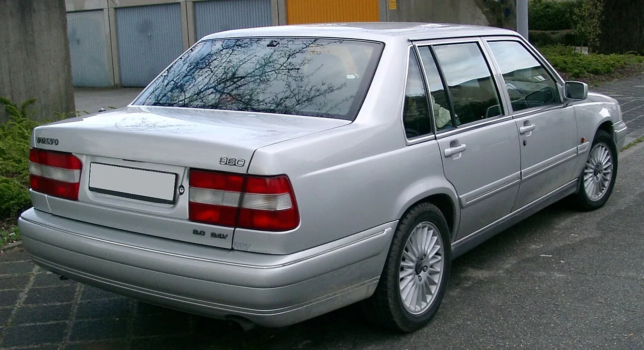 Volvo 960/S90, rear