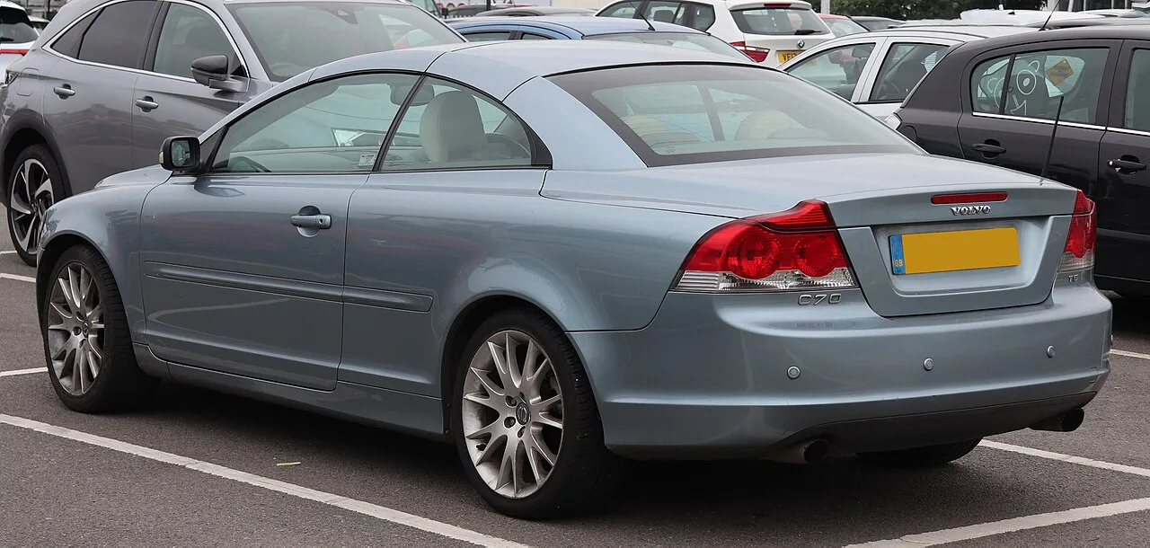 Volvo C70, rear