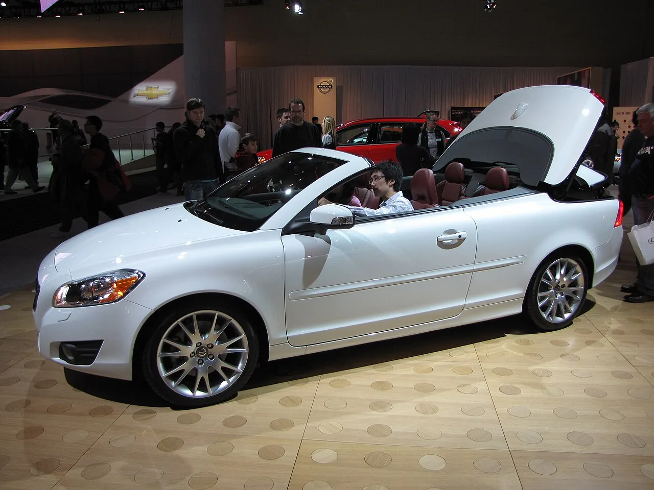 Volvo C70, side