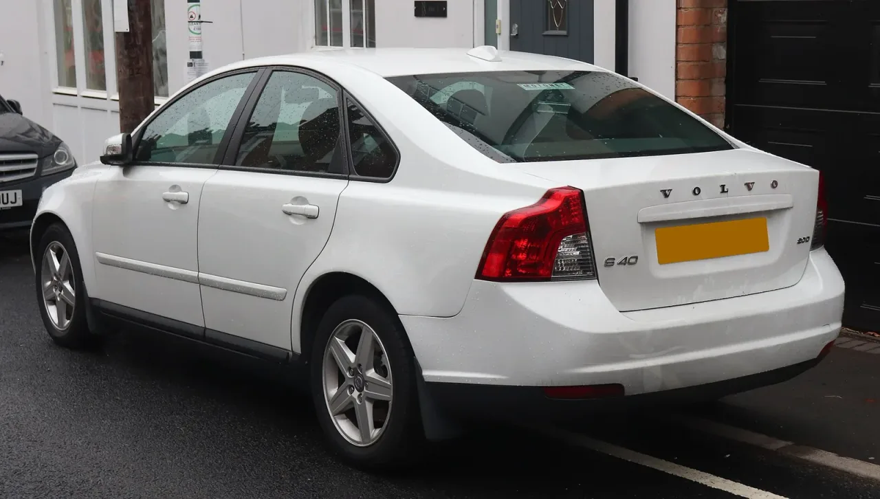 Volvo S40, rear