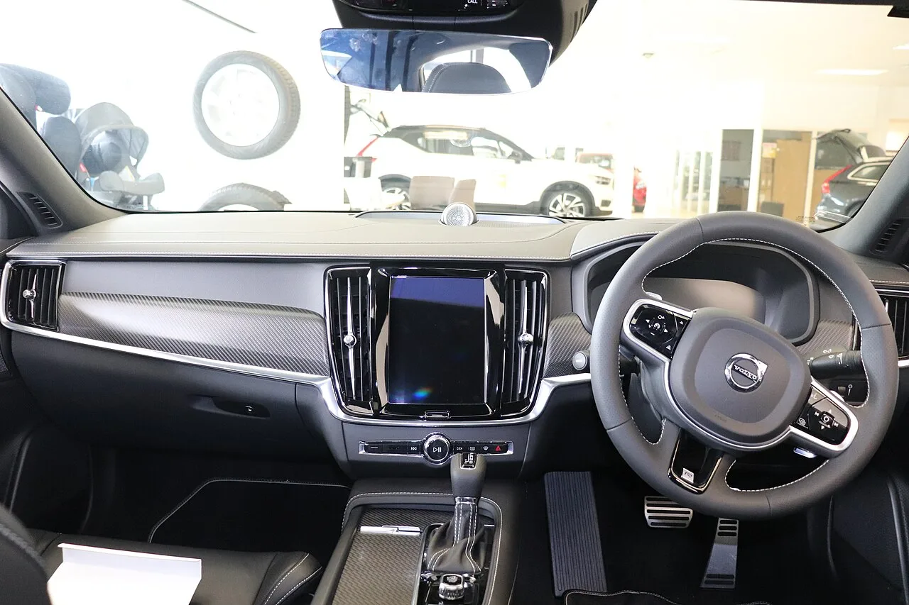 Volvo S90, interior