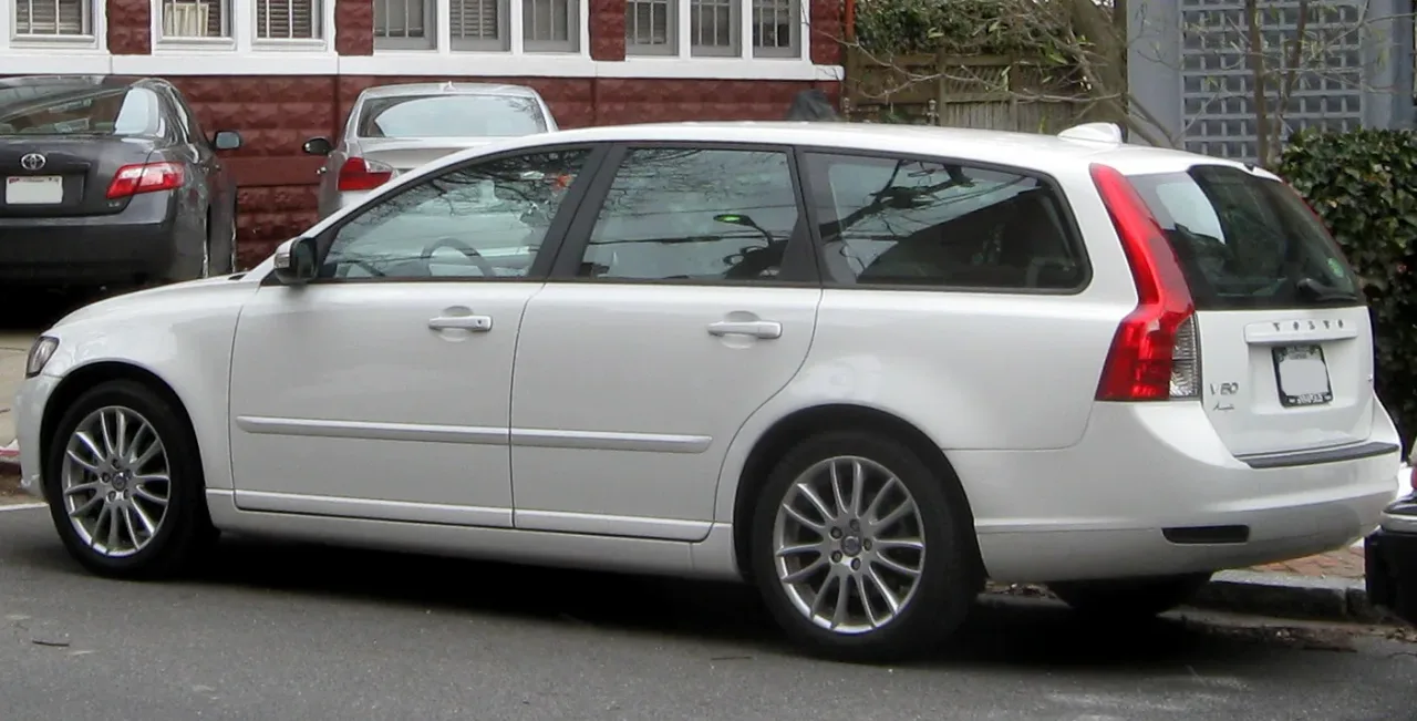 Volvo V50, rear