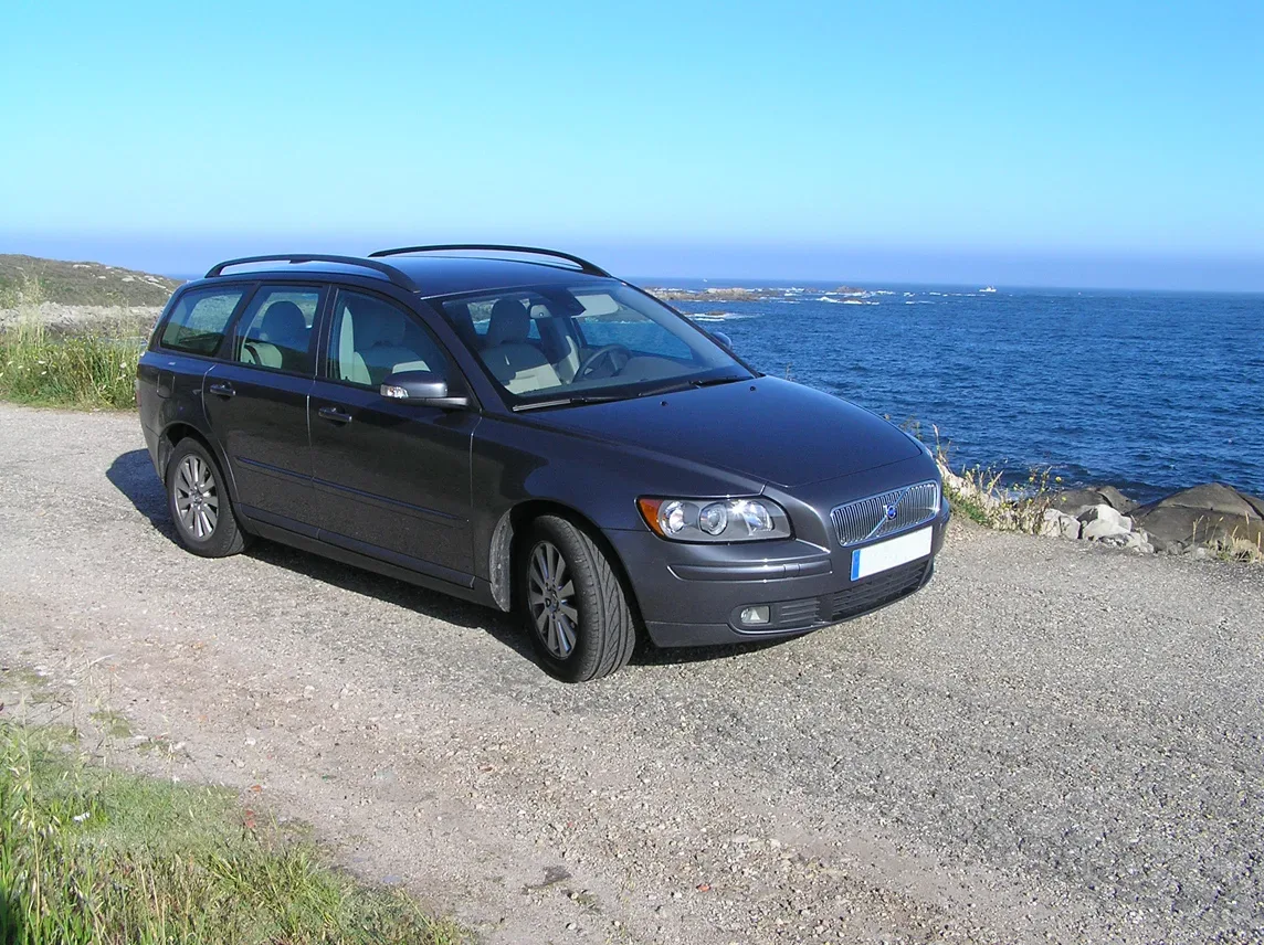 Volvo V50, side