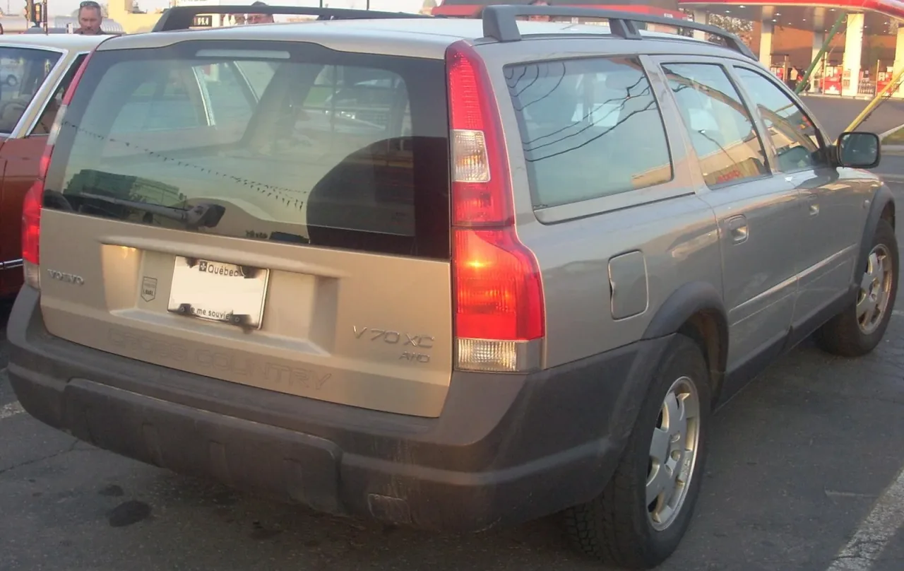 Volvo V70 XC, rear