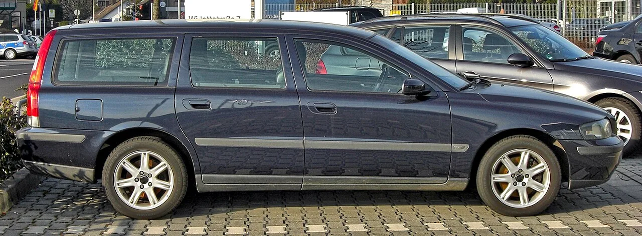 Volvo V70, side