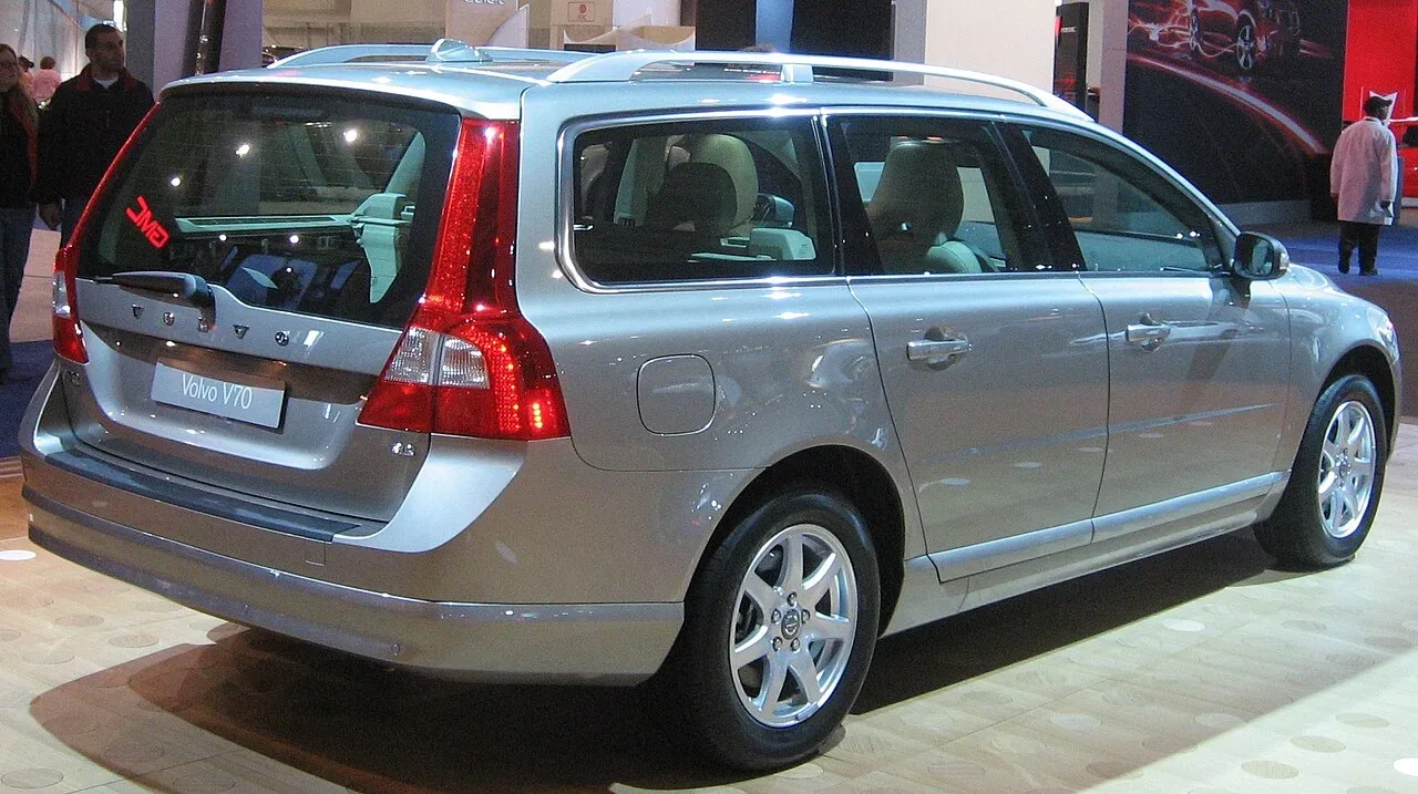 Volvo V70, rear