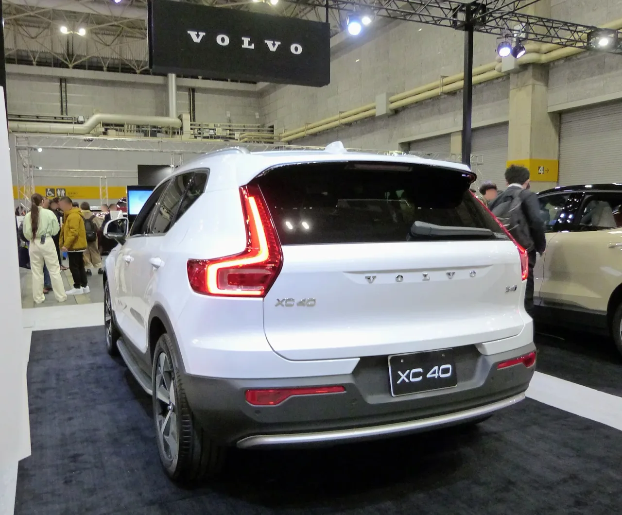 Volvo XC40, rear