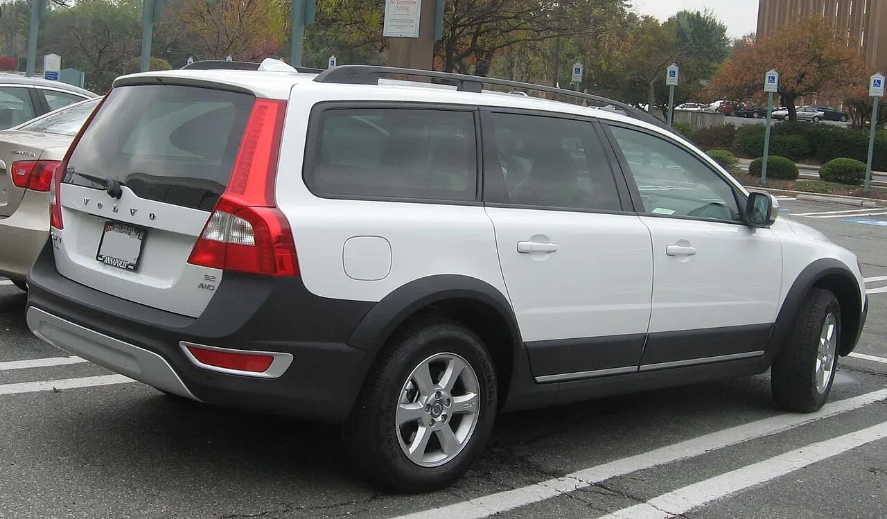 Volvo XC70, rear