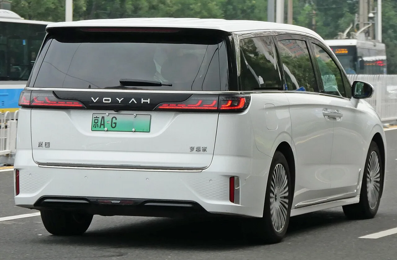 Voyah Dream, rear