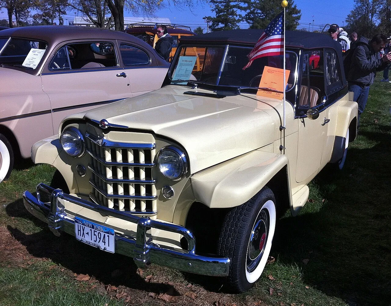 Willys Jeepster, side