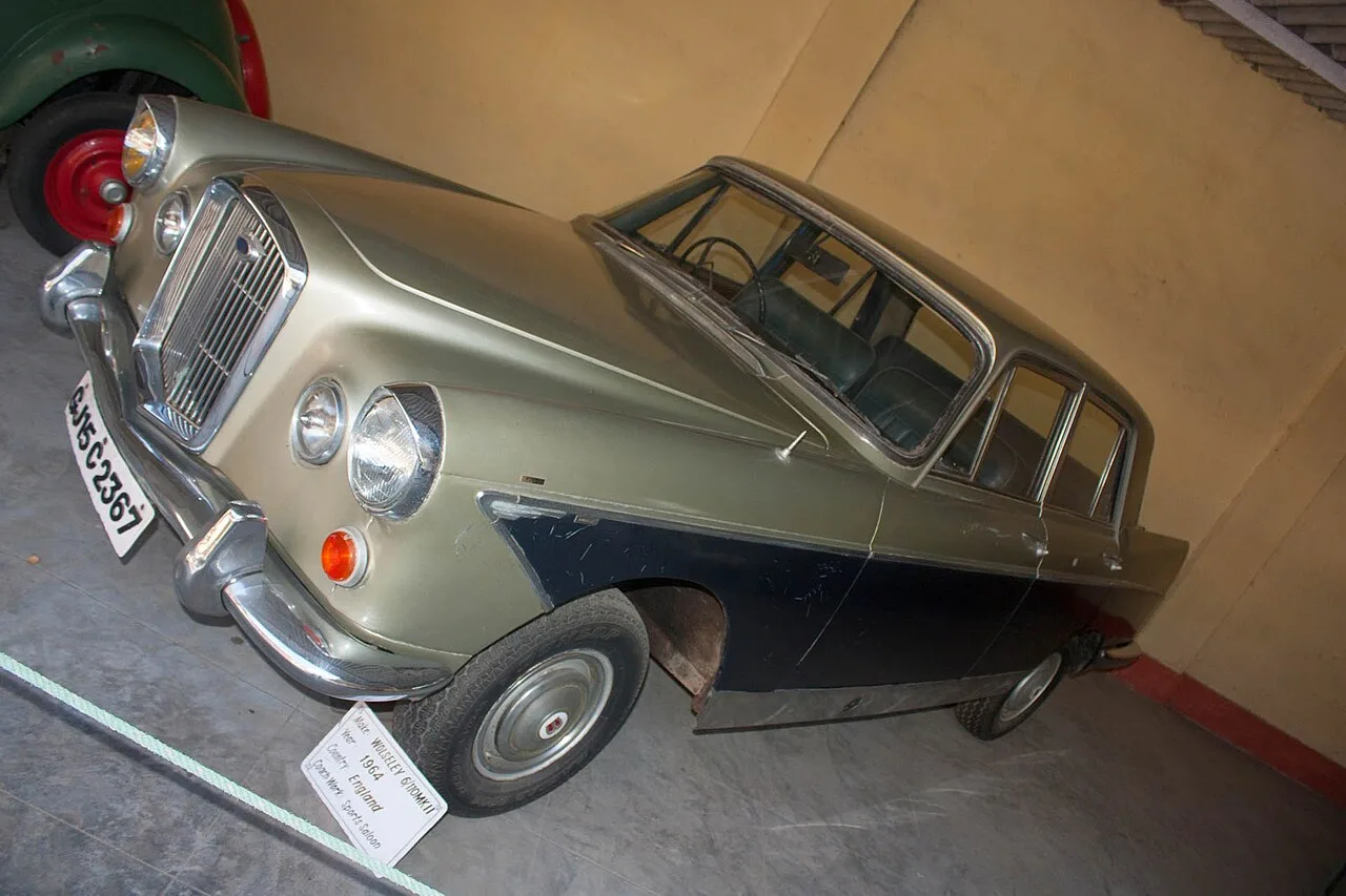 Wolseley 6/110, side
