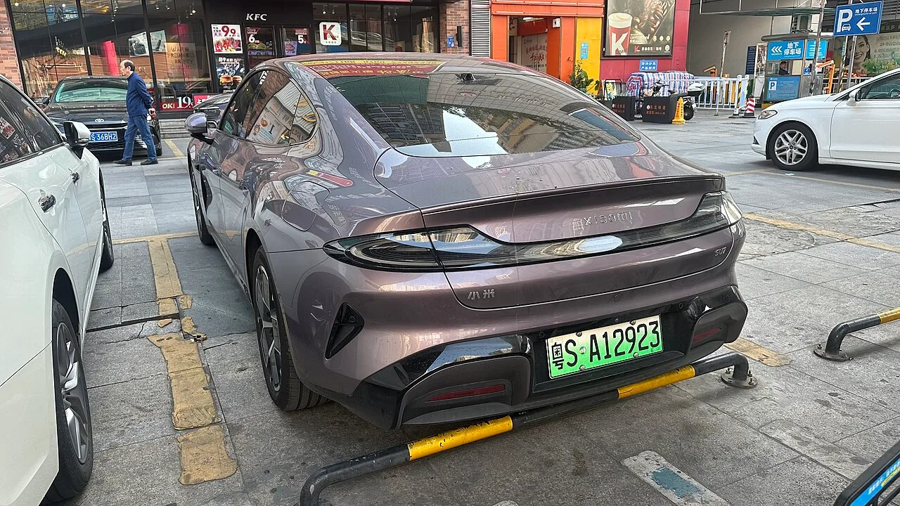 Xiaomi SU7, rear
