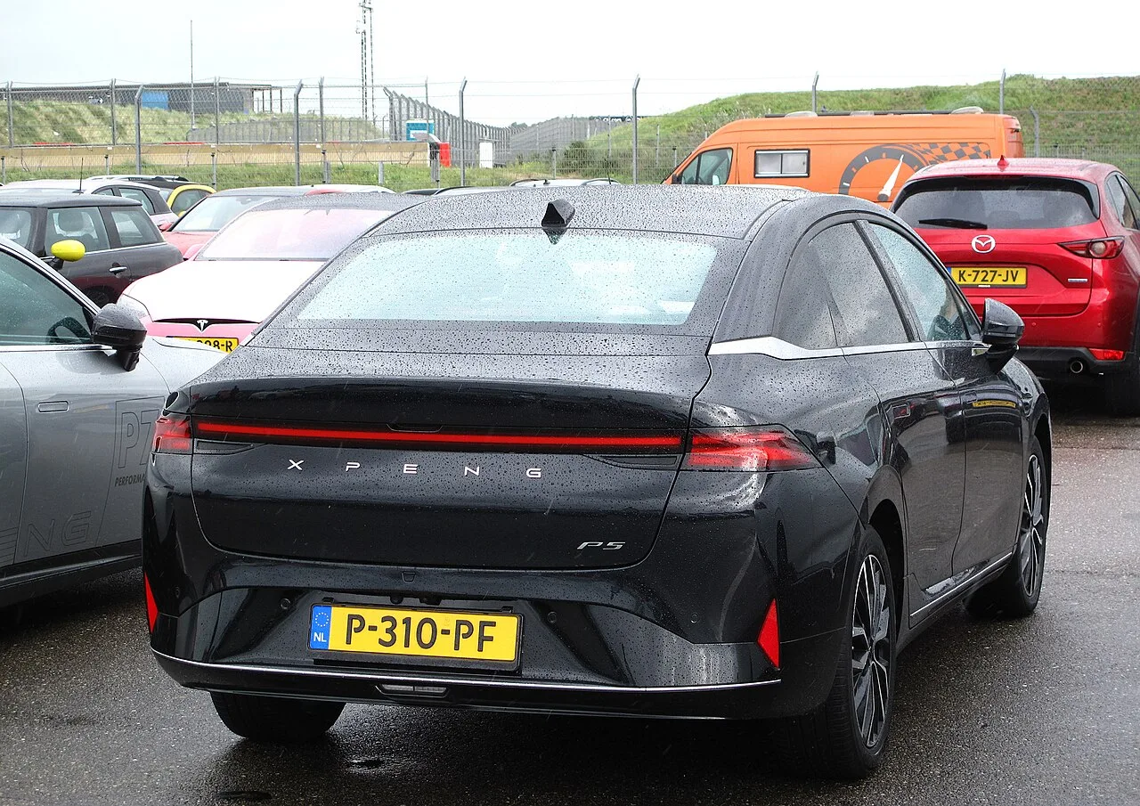 XPeng P5, rear