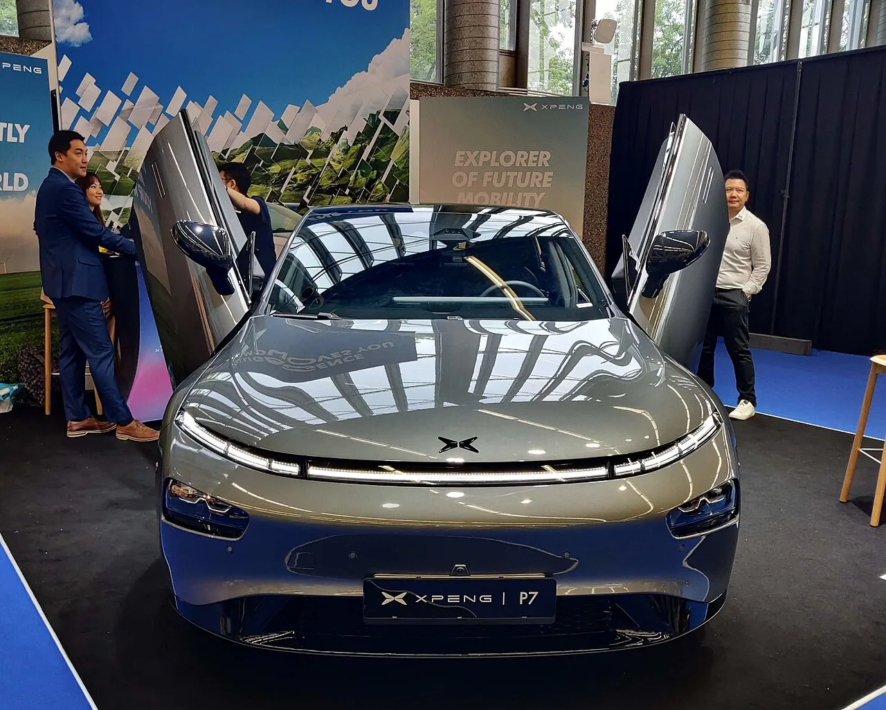 XPeng P7 first generation, side