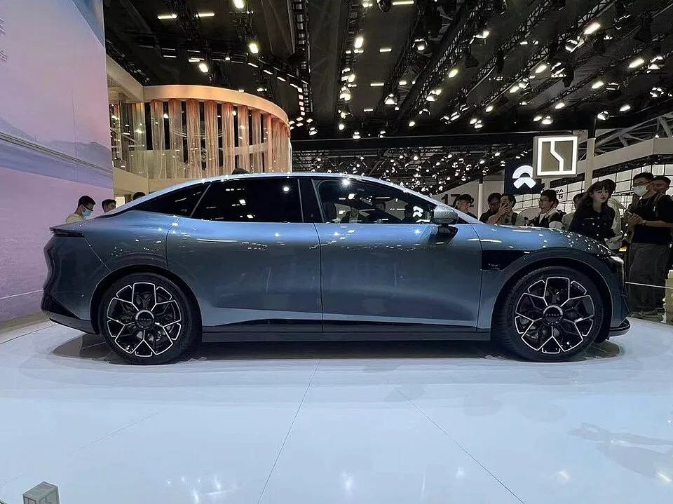 Zeekr 007, side