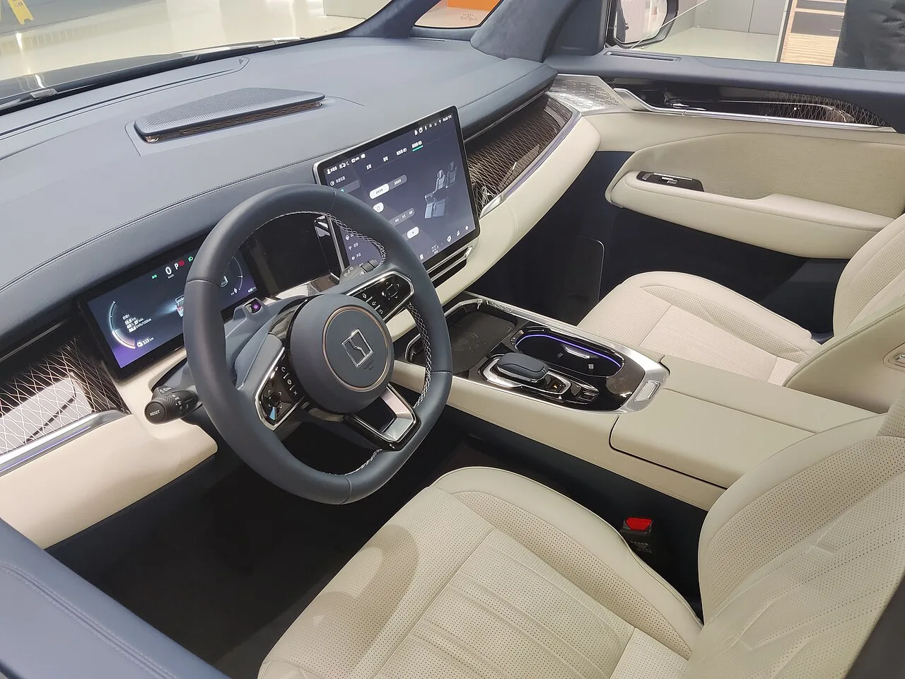 Zeekr 009, interior